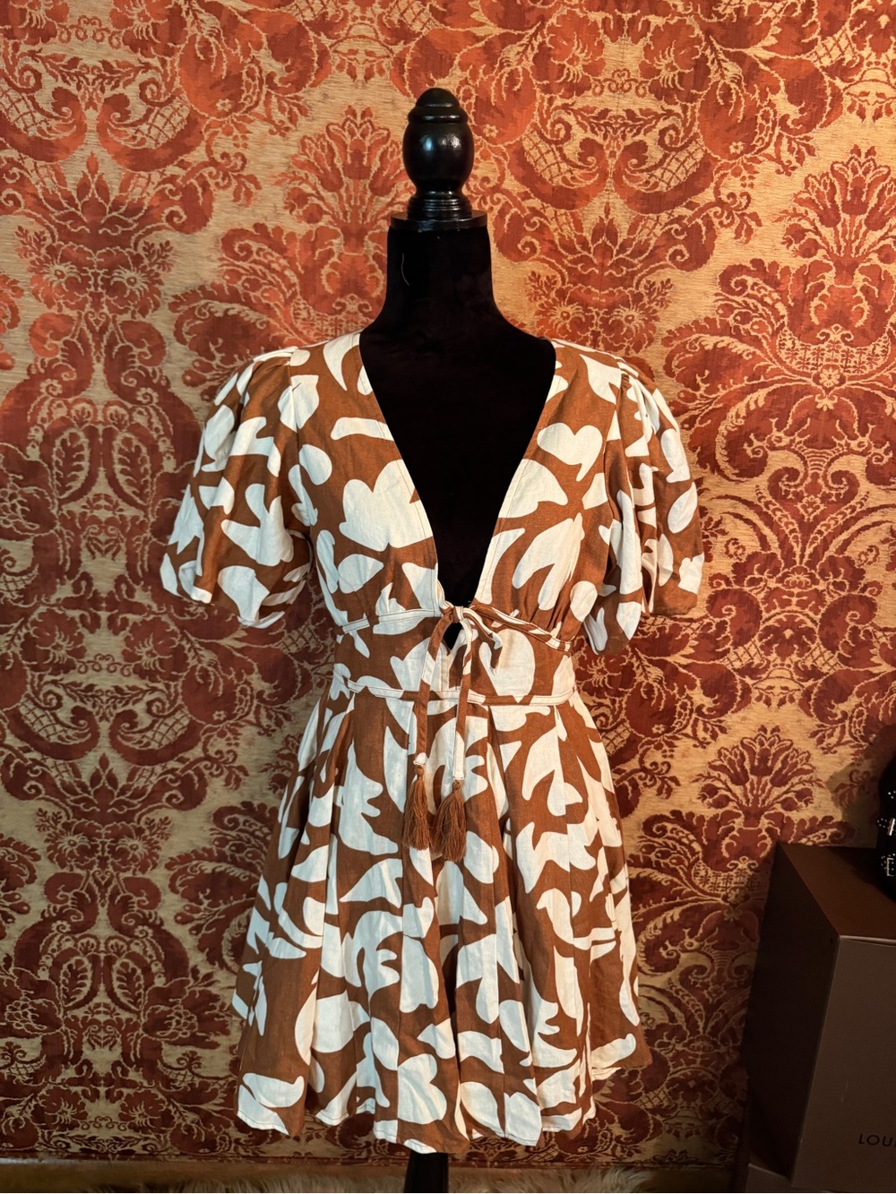 House of Harlow 1960 Brown and Cream Tie-Front Mini Dress - Picture 4 of 5